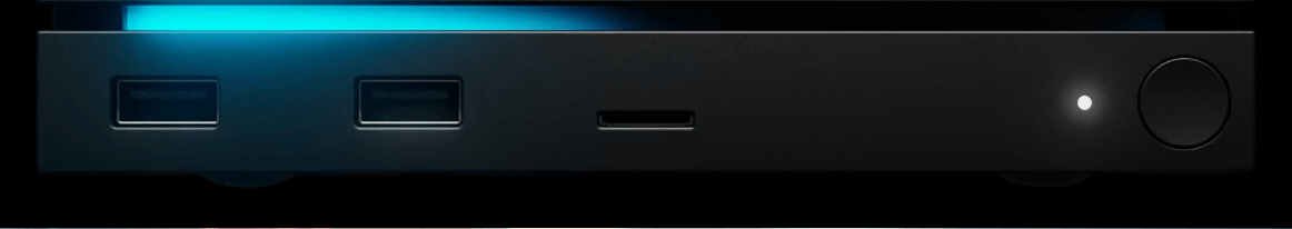 Steam Machine vs 自作/BTOゲーミングPC比較|拡張性・保証・コスパの違い 3 Valve公式サイトに掲載されているSteam MachineのUSBポート・microSDカードスロット・電源ボタン部分の写真